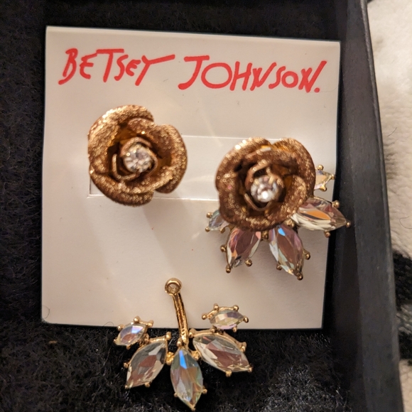 Betsey Johnson gold Rose with rinestones - Picture 2 of 3